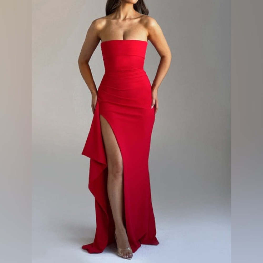 Elegant Strapless Red Dress